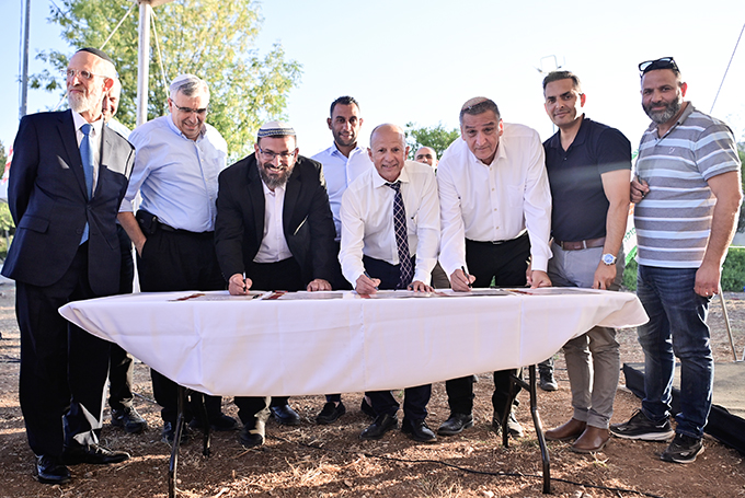 יוצאים לדרך: הונחה אבן הפינה לבית הספר 'נעם מוריה' החדש